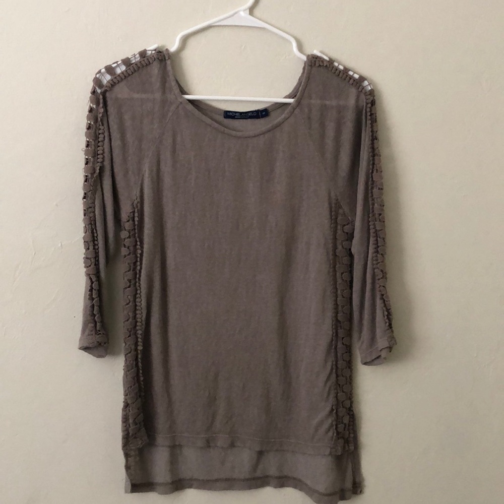 Quarter sleeve blouse